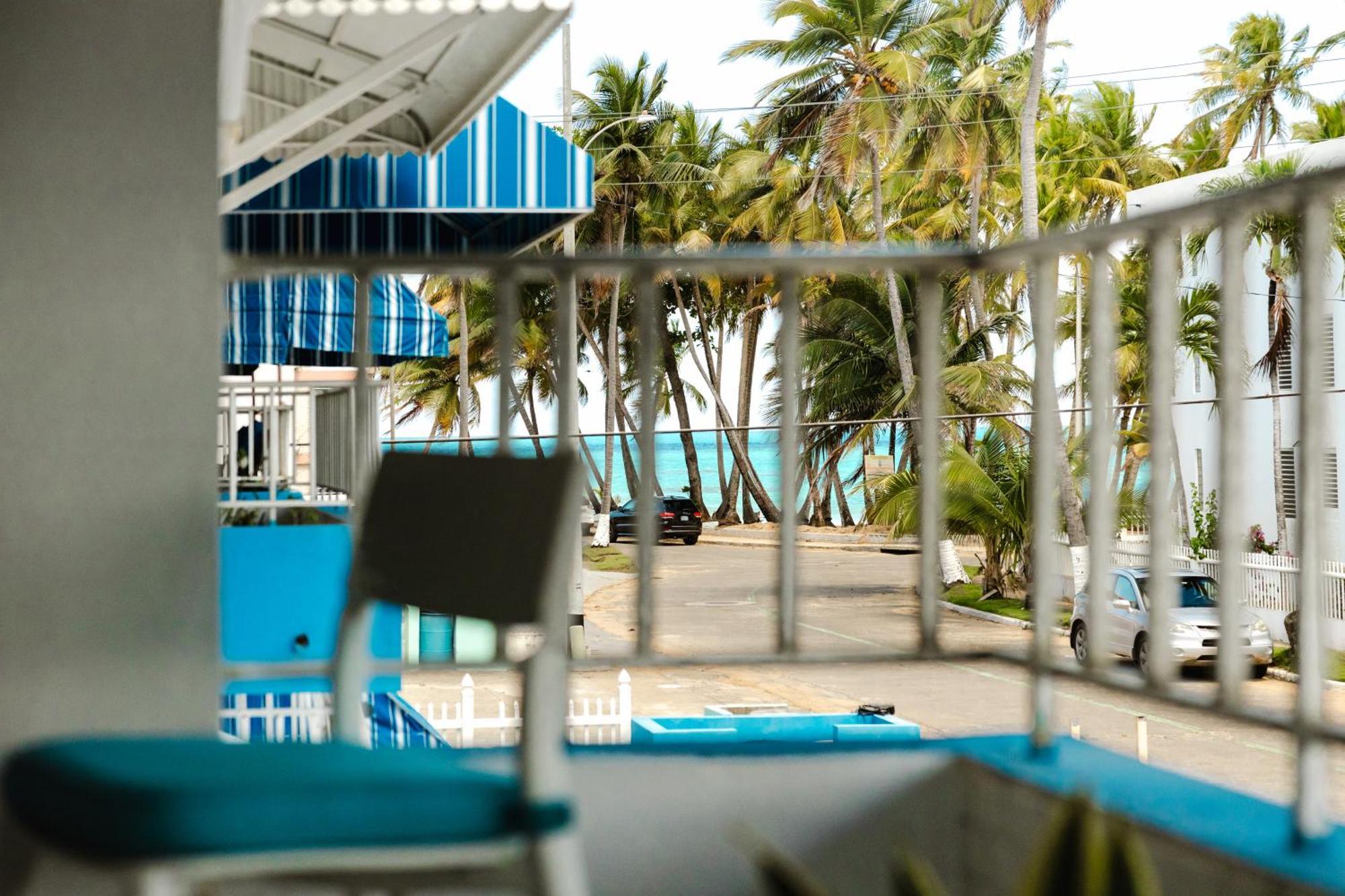 Oceanview Apartment Steps To The Beach Luquillo Buitenkant foto