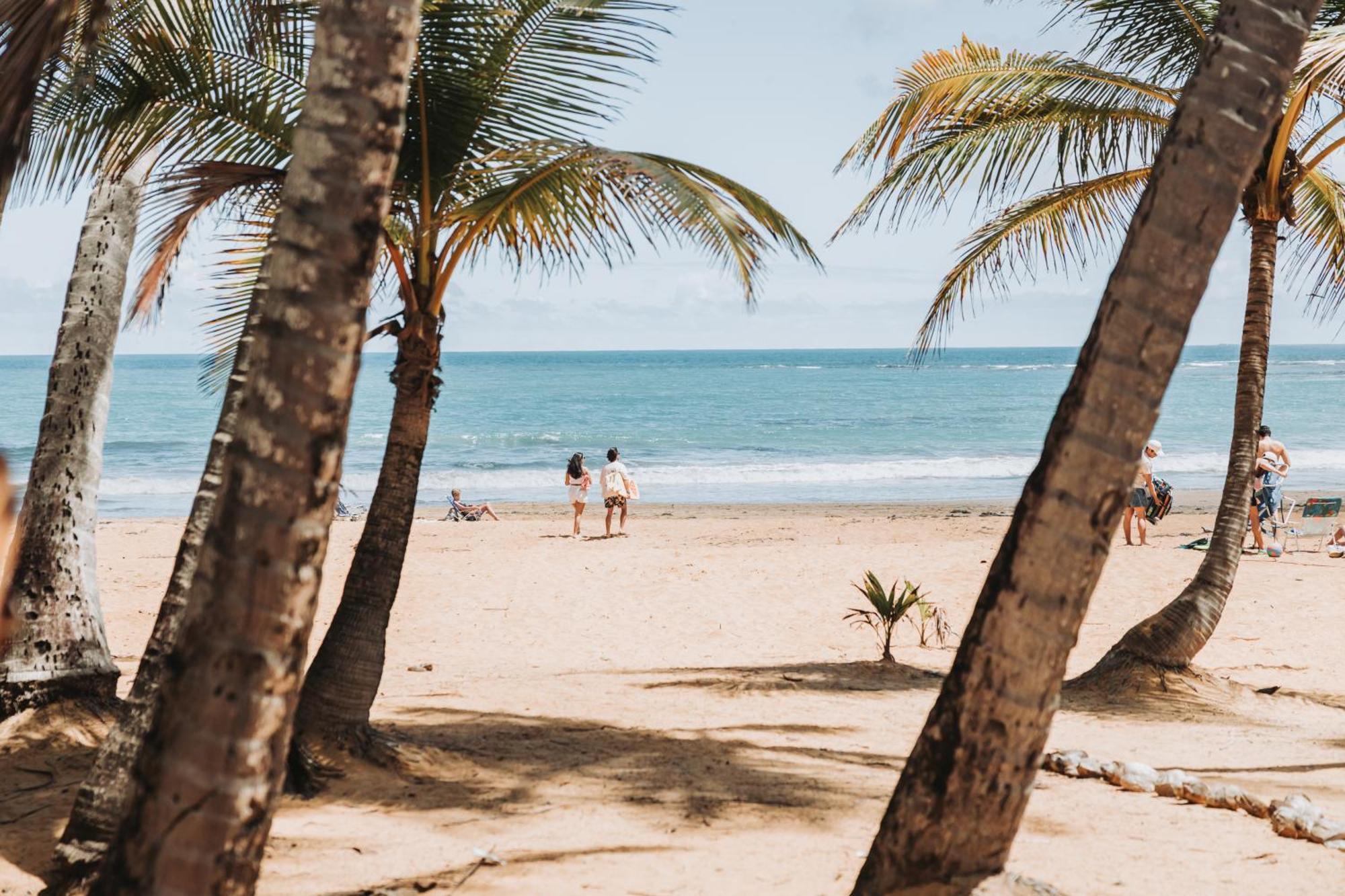 Oceanview Apartment Steps To The Beach Luquillo Buitenkant foto