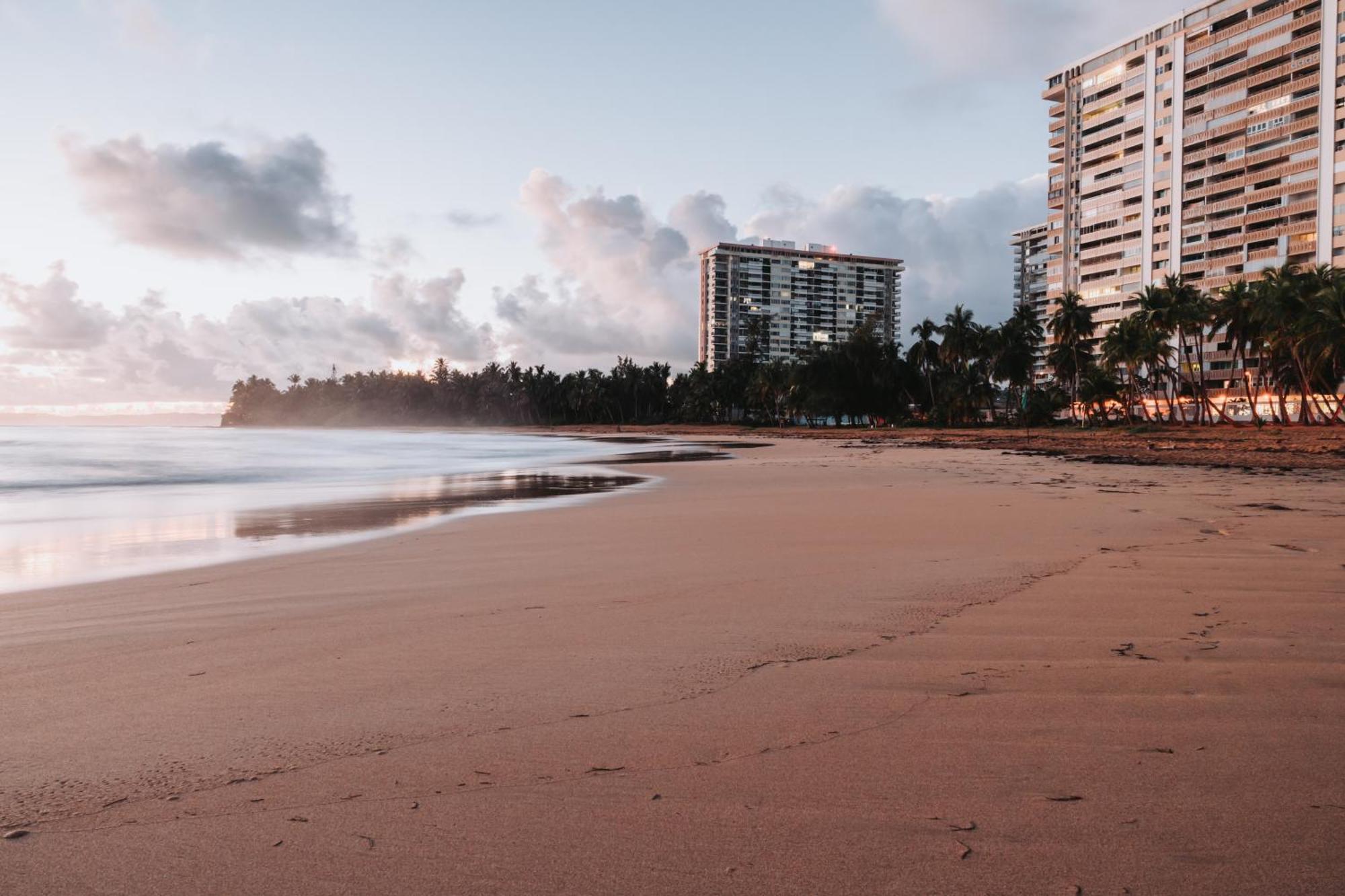Oceanview Apartment Steps To The Beach Luquillo Buitenkant foto